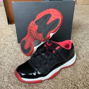 Jordan 11 Low Bred